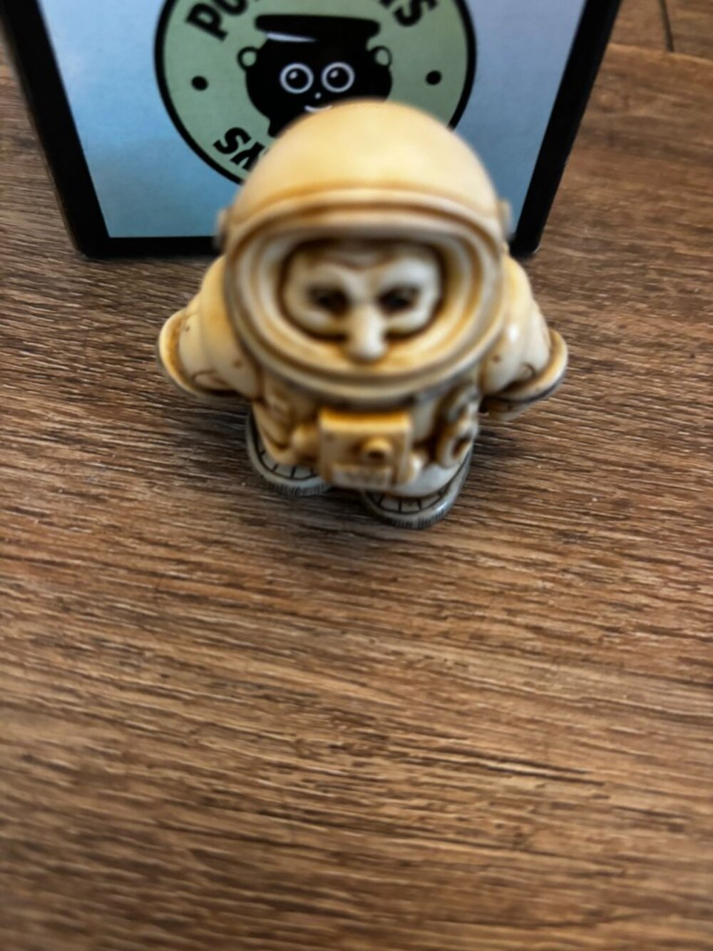 Harmony Kingdom Treasure box Pot Bellys Moon Walker figurine w/box